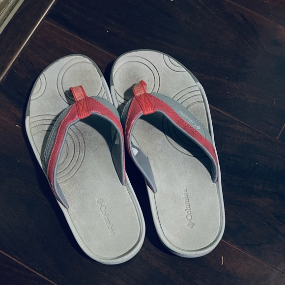 Columbia size 3 girls flip flop - Picture 2 of 2